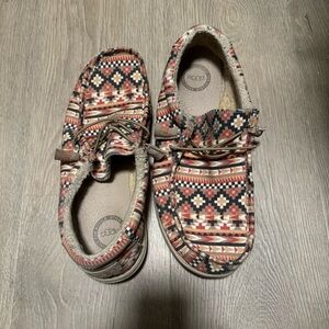 Used Men’s HeyDude Shoe